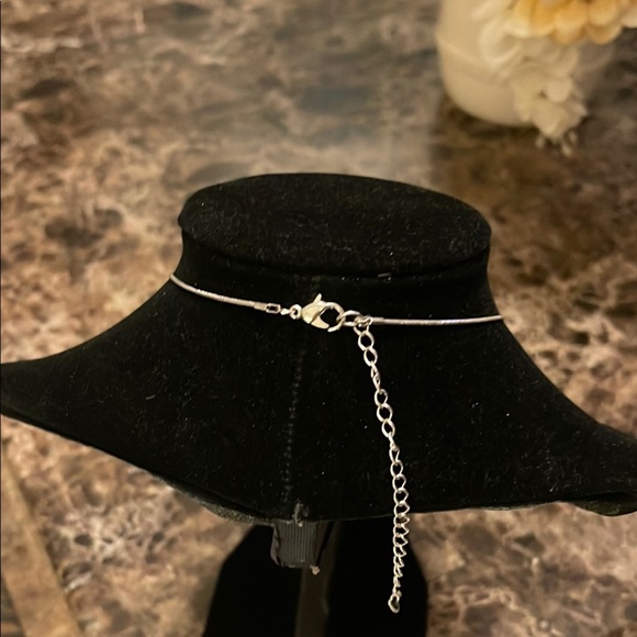 Heart Pendant Necklace - Red - Picture 3 of 3